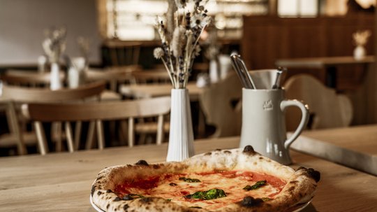 Offene Jobs im Tourismus & der Hotellerie Offene Jobs im Tourismus & der Hotellerie